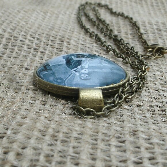 Les Miserables Glass Cabochon Pendant Necklace - Picture 8 of 12